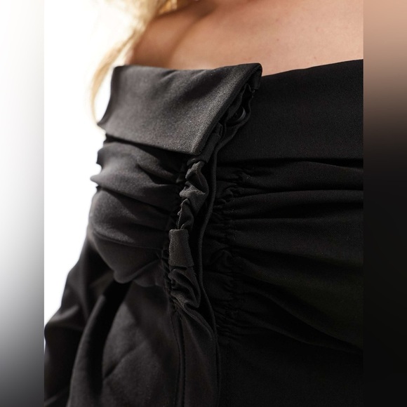 NA-KD off the shoulder draped top in black size US2 (34) - Picture 2 of 7